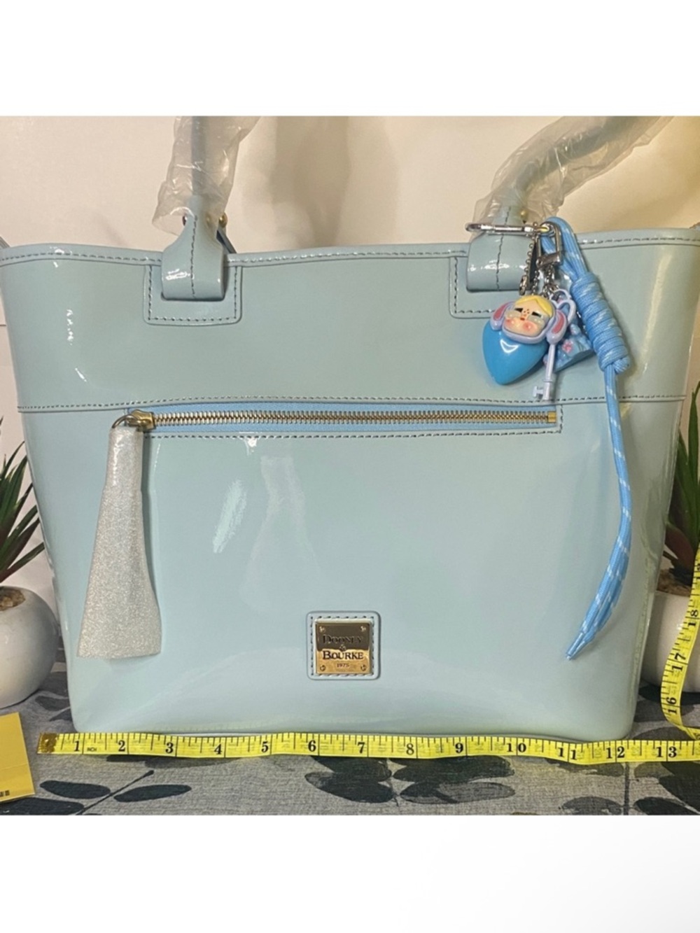 Dooney & Bourke NWT Beacon Patent leather tote, with Dusty registration card - Picture 11 of 15